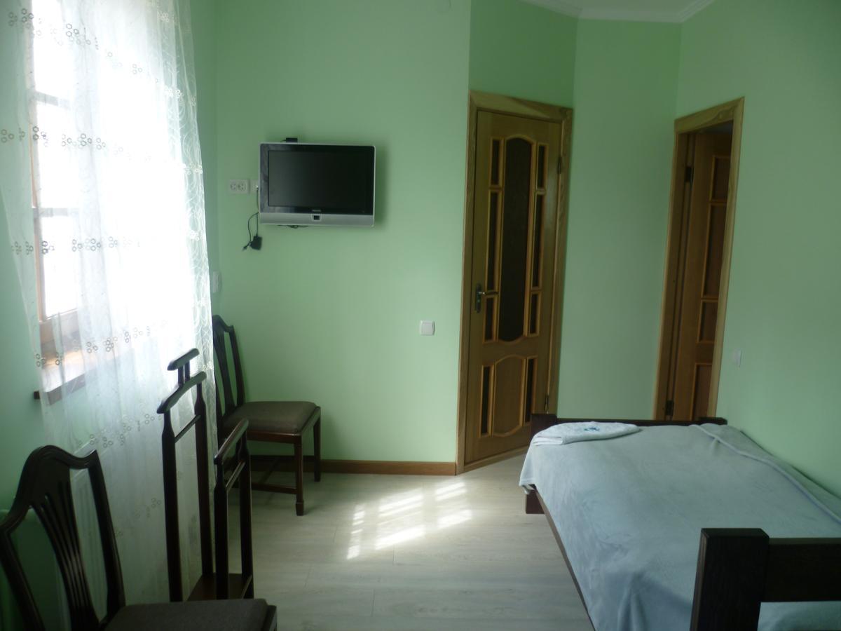 Home Hotel Kamjanyi Potoki Kültér fotó